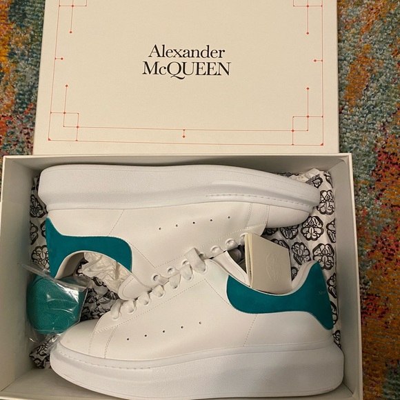 alexander mcqueen size 45